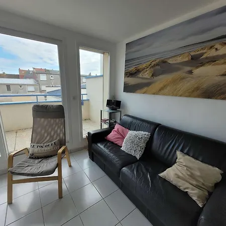 Pour 6 Personnes, En Centre-ville, Avec Terrasse Exposee Sud, A Deux Pas De La - Fr-1-672-34 Мерлимон